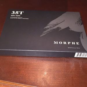 Makeup pallet PLUS brushes